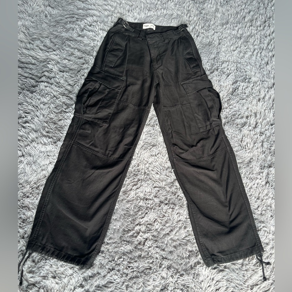 NWOT Aritizia TNA supply cargo pants